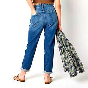 Arizona Women’s High Rise Mom Jeans Size 15 Junior Size